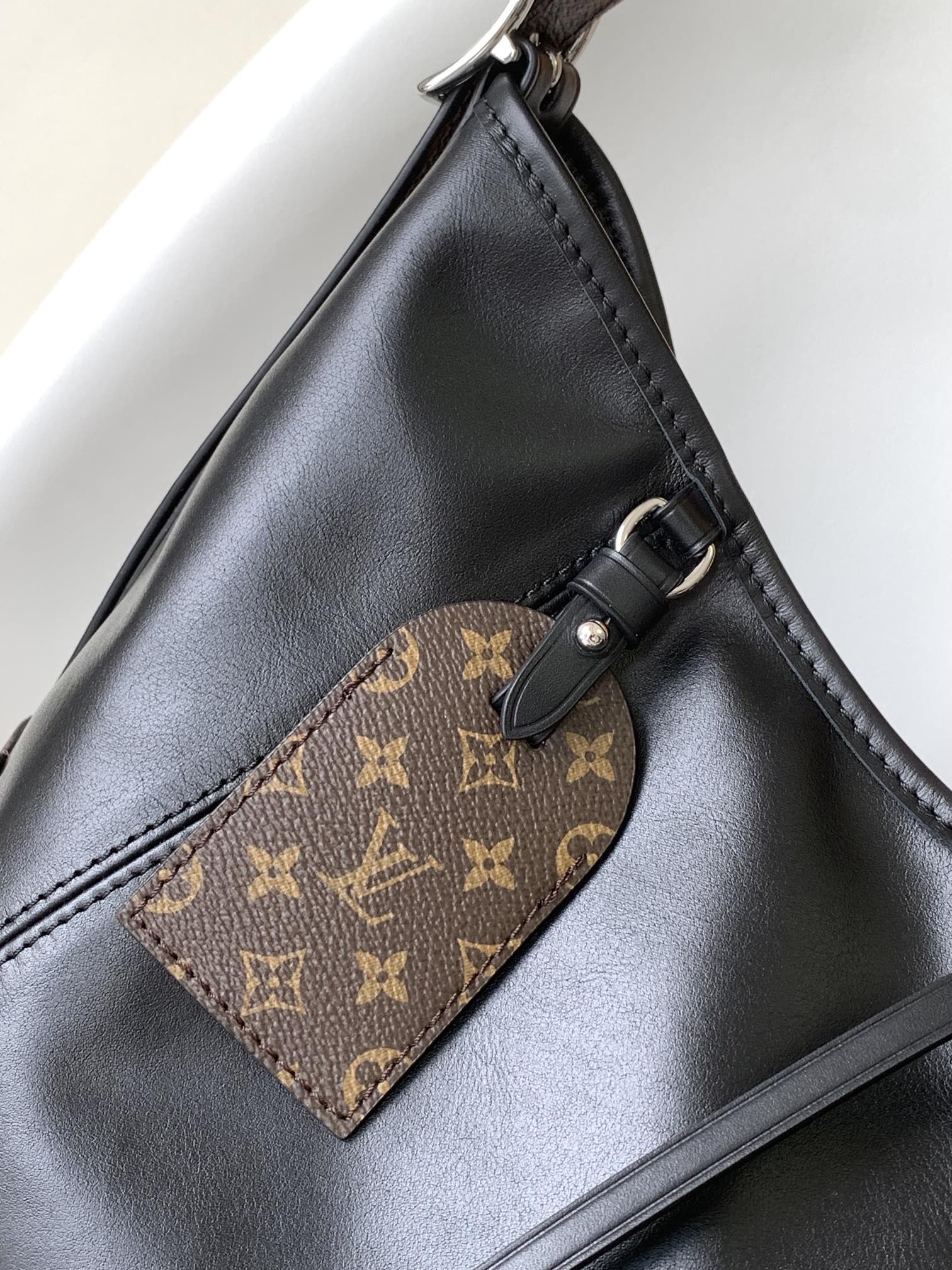 Louis Vuitton Shopping Bags